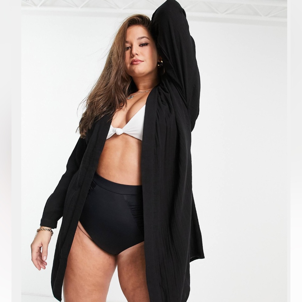 ASOS DESIGN CURVE 12 bell sleeve beach kimono on black gauze
